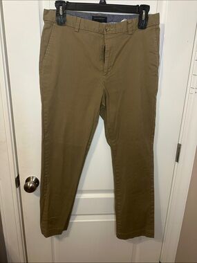 Banana Republic Men’s Olive-Tan Chino Pants new without tags (16)